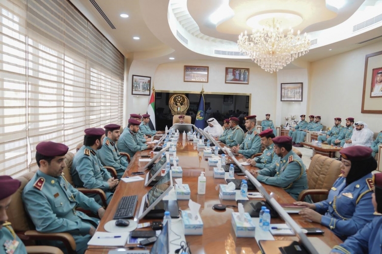 اللجنة العليا الدائمة بشرطة عجمان تناقش نتائج تقرير تعزيز جودة الحياة الأمنية