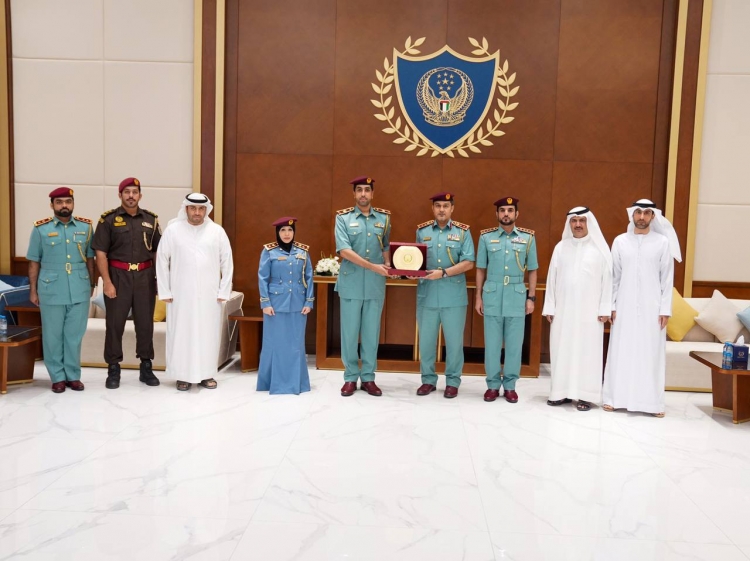 شرطة عجمان تعرض أفضل ممارساتها في التميز والتخطيط الاستراتيجي لوفد كلية الشرطة