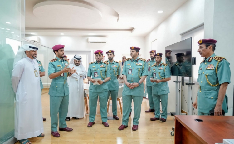 قائد عام شرطة عجمان يشيد بإنجازات التميز المحققة بجهود إدارة الاستراتيجية وتطوير الأداء