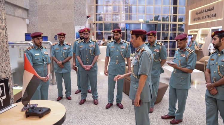 قائد عام شرطة عجمان يشيد بتميز الأداء في الذكاء الاصطناعي بمركز شرطة النعيمية الشامل