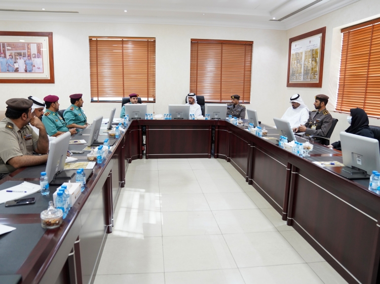 شرطة عجمان تعرض أفضل ممارساتها في مجال إسعاد المتعاملين لوفد الهيئة الاتحادية للهوية والجنسية والإقامة وأمن المنافذ