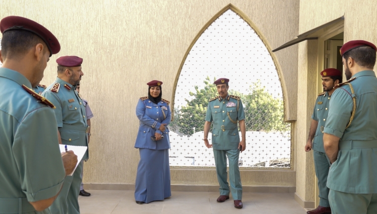 قائد عام شرطة عجمان يشيد بتميز الأداء في مركز الدعم الاجتماعي وقسم الشرطة المجتمعية والمتابعة الشرطية