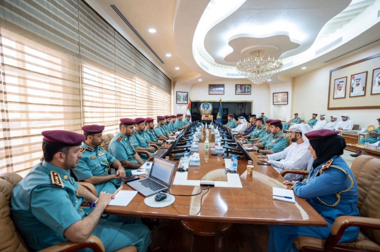 اللجنة العليا الدائمة بشرطة عجمان تناقش نتائج مؤشرات قياس الأداء والإنتاجية