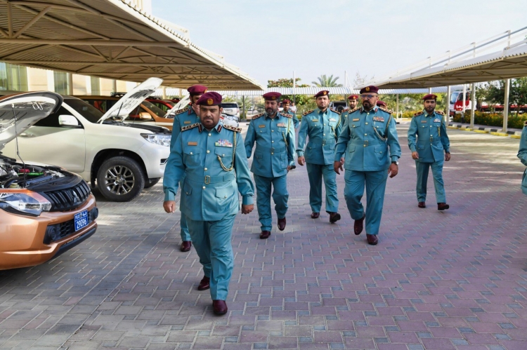 نائب قائد عام شرطة عجمان يتفقد مركز شرطة المنامة الشامل