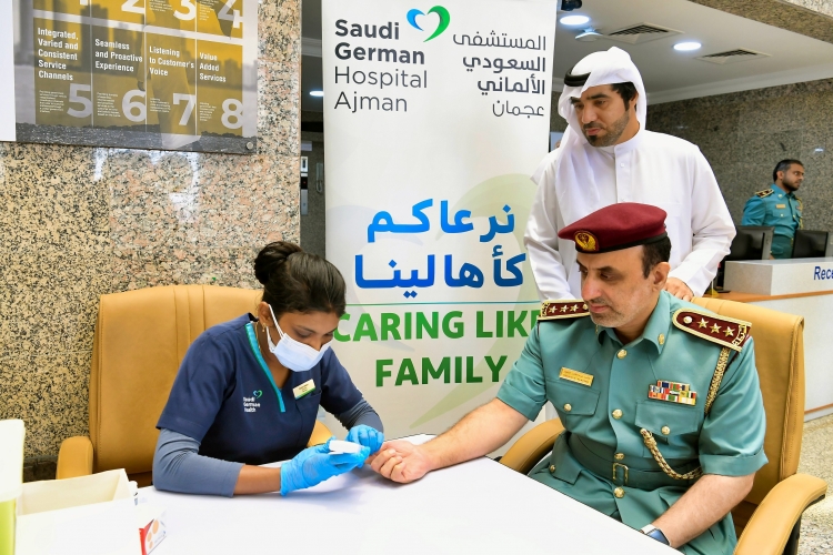 شرطة عجمان تنظم مبادرة لصحة الموظفين بالتعاون مع الهلال الأحمر والمستشفى السعودي الألماني