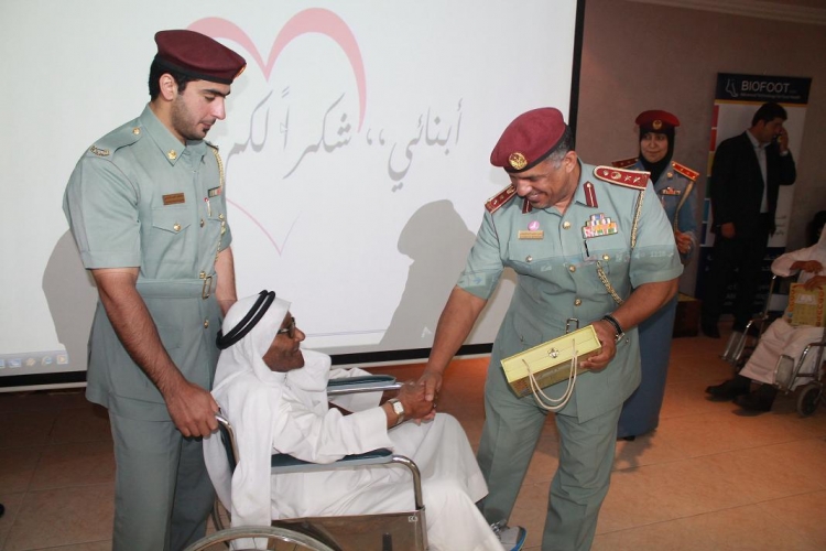 الشرطة المجتمعية بشرطة عجمان مبادرة "آباؤنا" لرعاية المسنين