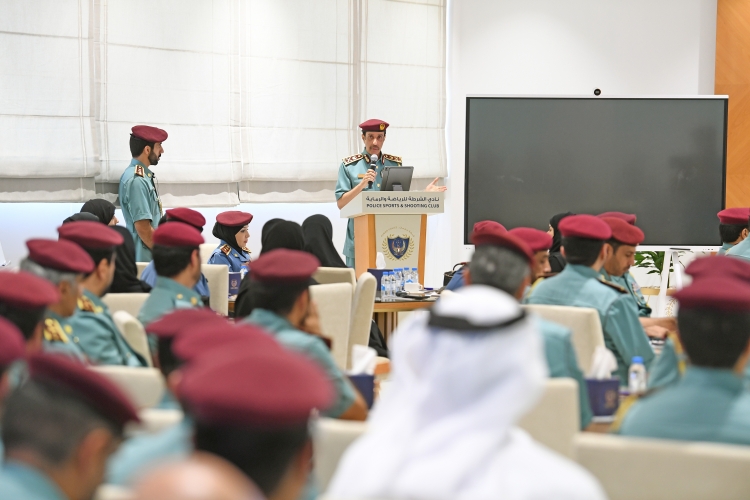 قائد عام شرطة عجمان يكرم المتميزين المساهمين في حصول القيادة على جوائز التميز ضمن جائزتي وزير الداخلية وعجمان للتميز الحكومي