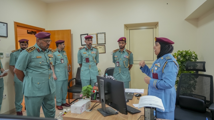 مدير عام العمليات الشرطية يشيد بالوصول إلى نسبة 97% في مؤشر نبض المتعامل لمركز شرطة المدينة الشامل
