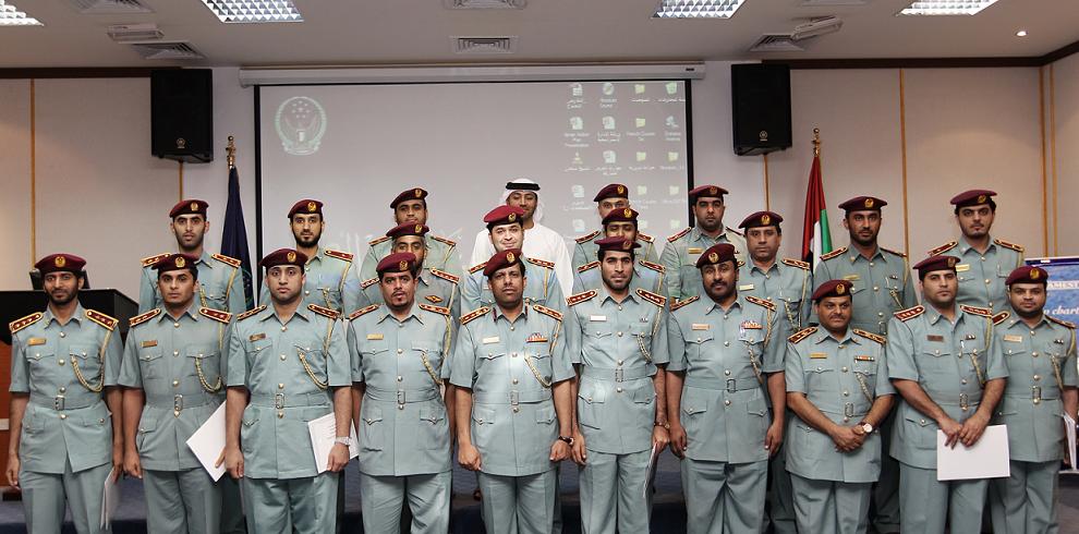 تخريج 3 دورات في شرطة عجمان