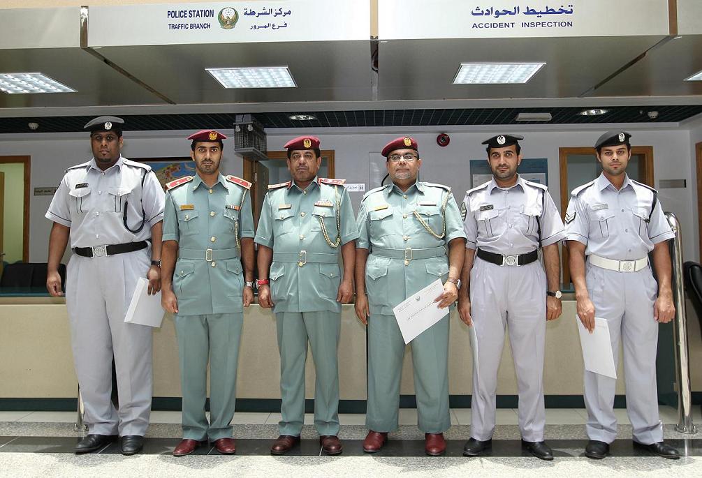 تكريم العاملين بفرع المرور بمركز شرطة المدينة لتميزهم وكفاءتهم