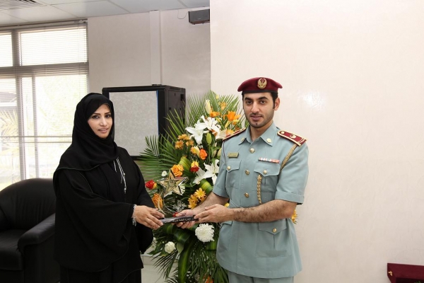 وفد من شرطة عجمان يزور مركز عجمان لتأهيل المعاقين