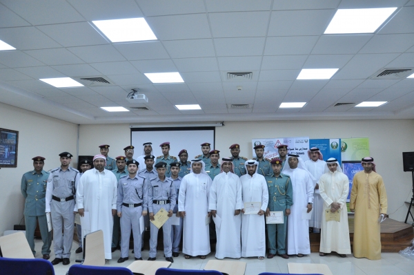 مدير إدارة المرور والترخيص بالإنابة يكرم المـرفعين والمشاركين بحفل اليوم الوطني