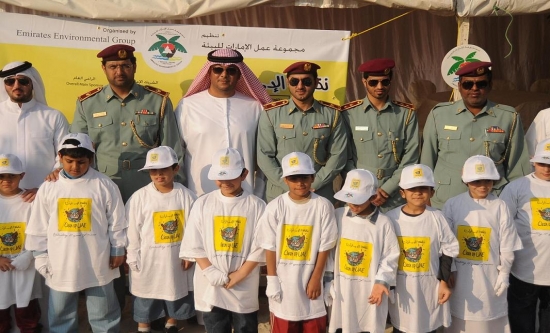 شرطة عجمان تشارك في حملة نظفوا الإمارات