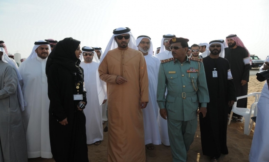 شرطة عجمان تنظم حملة تنظيف البر تحت شعار بيئتنــــا نظيفـــــة