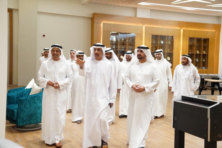 نائب حاكم الشارقة يشيد بالخدمات الرياضية والمجتمعية بنادي الشرطة للرياضة والرماية بعجمان