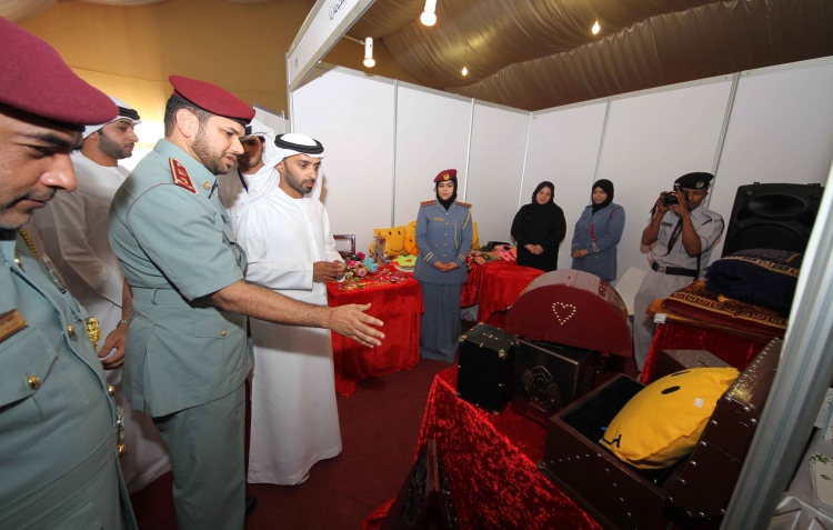 شرطة عجمان تشارك في معرض إبداع بلا حدود
