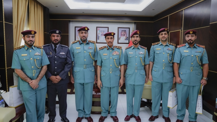 قائد عام شرطة عجمان يكرم ادارة اللجان العليا بالوزارة ومكتب وكيل وزارة الداخلية والقيادة العامة لشرطة أبوظبي لدعمهم وتعاونهم المتميز مع شرطة عجمان