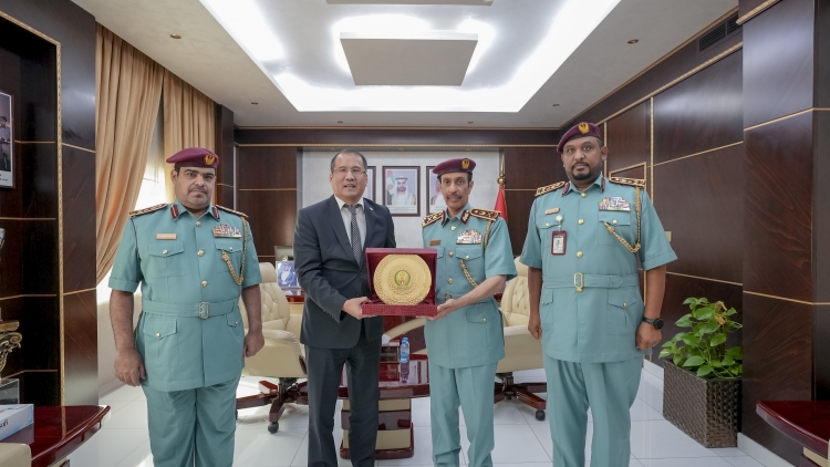 قائد عام شرطة عجمان يبحث سبل تعزيز التعاون مع القنصل العام لجمهورية كازاخستان
