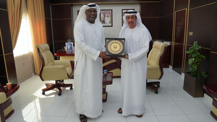 شرطة عجمان تبحث سبل تعزيز تطوير الخدمات في محطات الخدمة مع أبوظبي الوطنية أدنوك