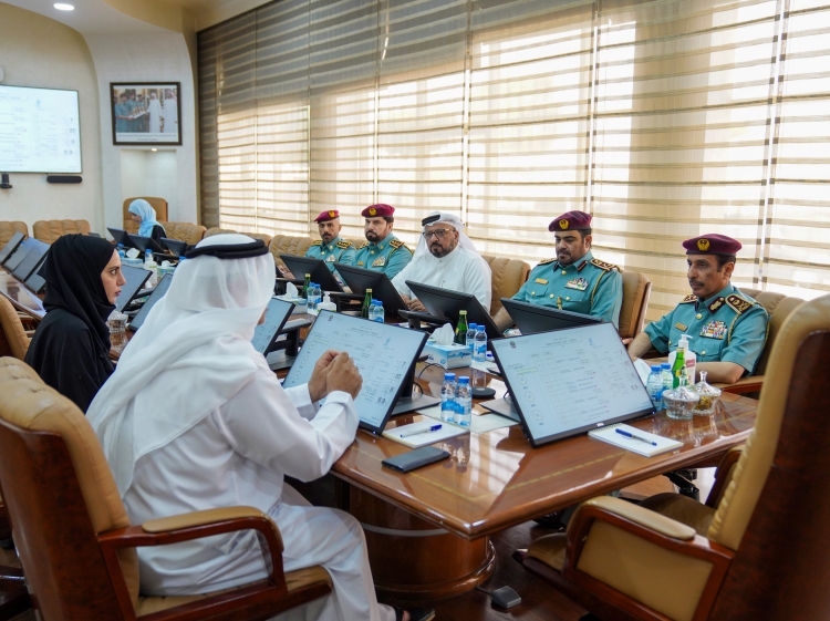 شرطة عجمان تناقش سبل تطوير مجالات الملكية الفكرية في الشرطة مع فريق قطاع الملكية الفكرية بوزارة الاقتصاد