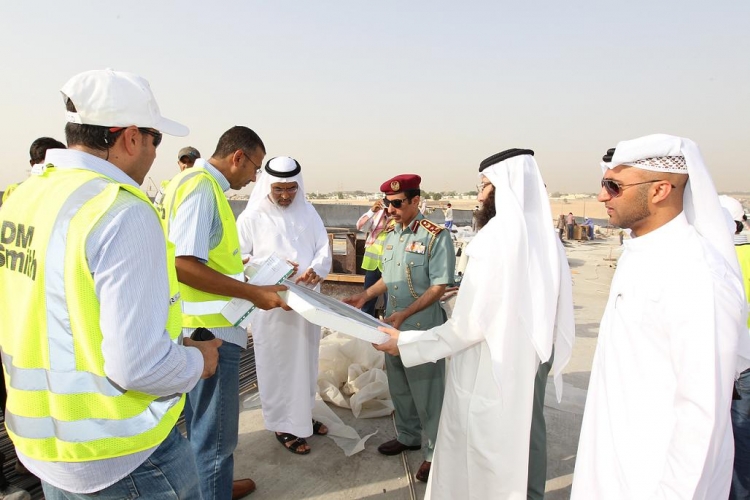 اللجنة المرورية في عجمان تتفقد جسر الشيخ عمار