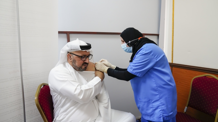 شرطة عجمان تنظم حملة لتطعيم موظفيها مع بداية موسم الانفلونزا بالتعاون مع الطب الوقائي