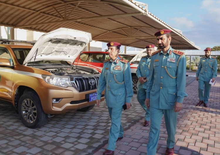 اللواء الشيخ سلطان بن عبد الله النعيمي يشيد بجودة الخدمات المقدمة في مركز شرطة المنامة الشامل