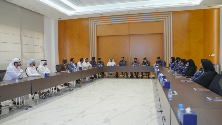 شرطة عجمان تنظم &quot; مجلس المتعاملين &quot; لتعزيز المشاركة في تطوير الخدمات