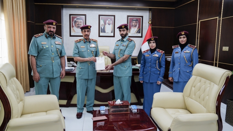 شرطة عجمان تحتفي بيوم الأب العالمي