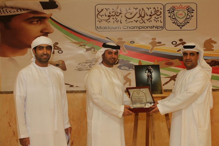 بطولات مكتوم الرمضانية الخامسة تكرم المساعد أول ماجد الزرعوني لفوزه بالمركز الأول في مسابقة التصوير الفوتوغرافي
