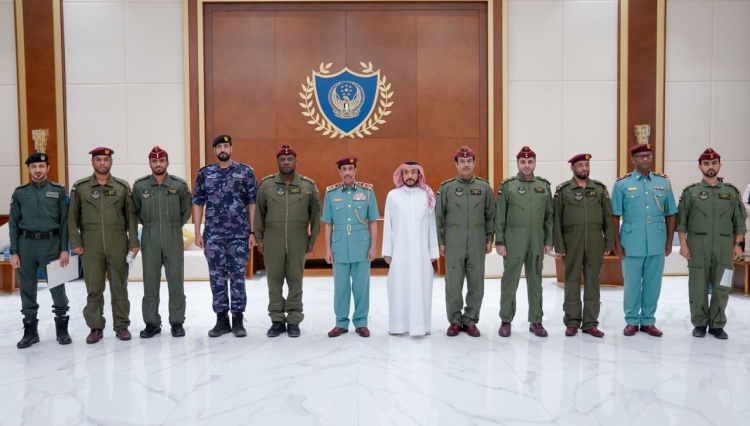 قائد عام شرطة عجمان يكرم إدارة جناح الجو بوزارة الداخلية لدعمها وتعاونها المتميز مع شرطة عجمان