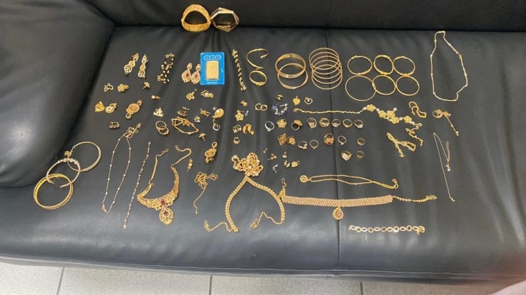 شرطة عجمان تسعد عائلة بإعادة ممتلكات تقدر بأكثر من 350 ألف درهم خلال يومان فقط