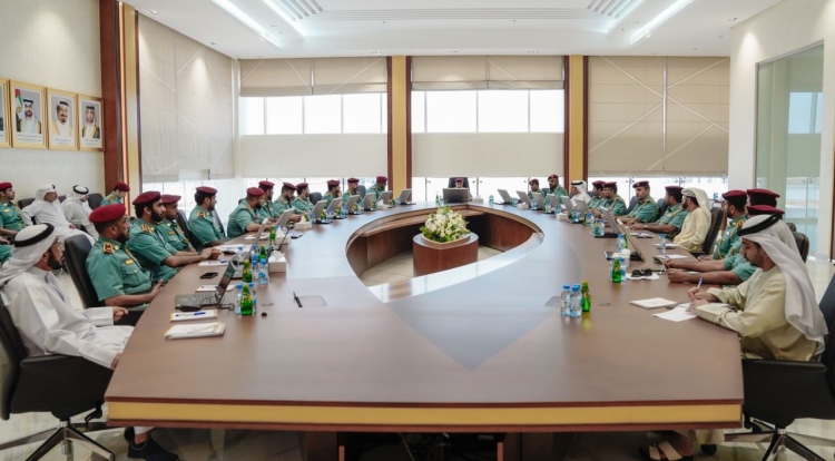 اللجنة العليا الدائمة بشرطة عجمان تناقش مبادرات دعم مؤشر الشعور بالأمان  وتعزيز أمن الطرق