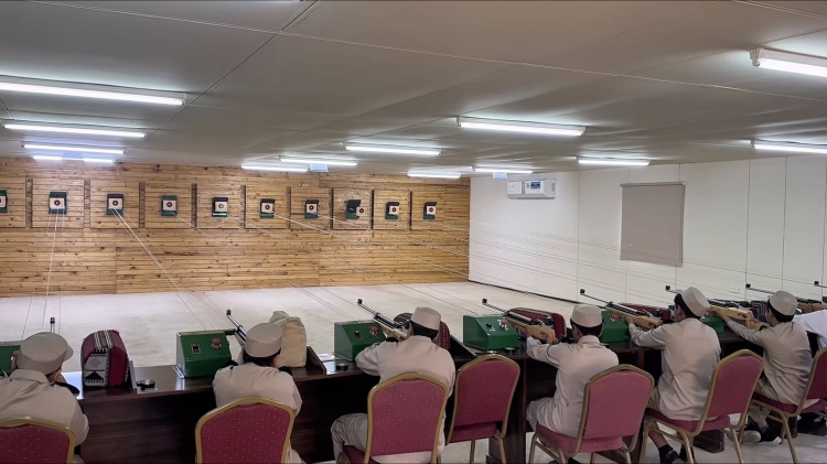 شرطة عجمان تنظم برنامج تدريبي شامل لطلاب شرطة المستقبل في مصفوت