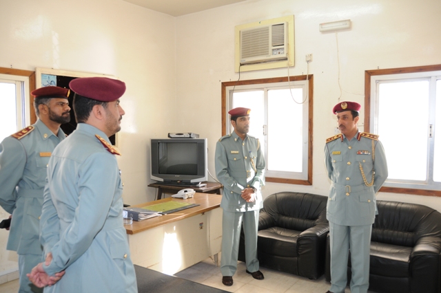 نائب مدير عام شرطة عجمان يتفقد مركز شرطة مصفوت ونقطة شرطة مزيرع