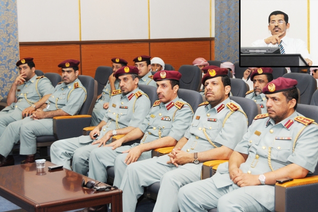 محاضرة في شرطة عجمان عن مرض أنفلونزا الخنازير