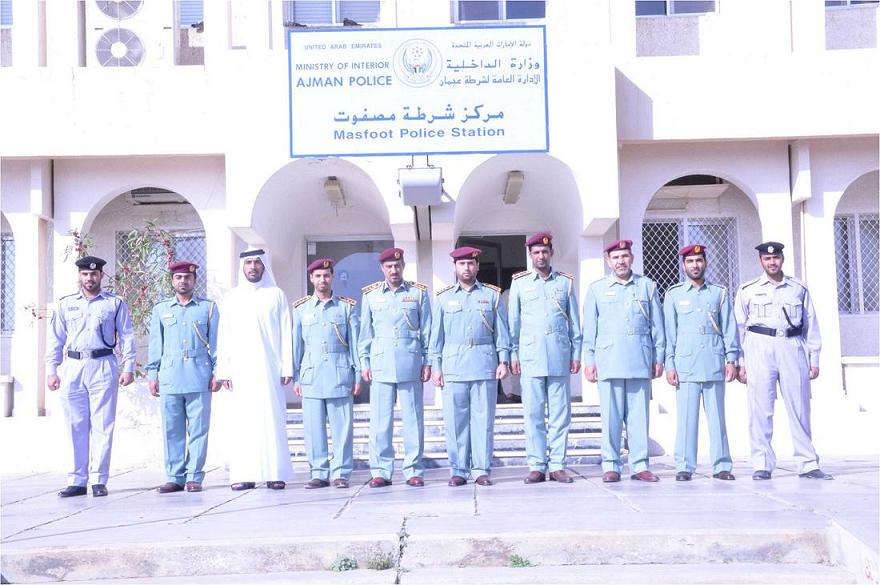 وفد من إدارة المرور والترخيص بعجمان يزور مركز شرطة مصفوت