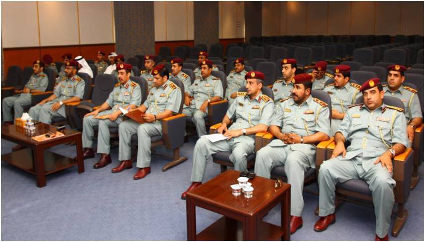 تنظيم ورش عمل حول التعريف بالمنهجيات ومعايير التميز بشرطة عجمان